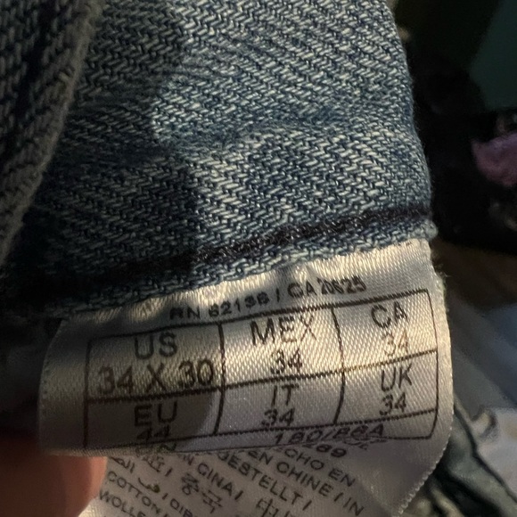 Men's  GUESS Classic Blue Jeans - Picture 2 of 6